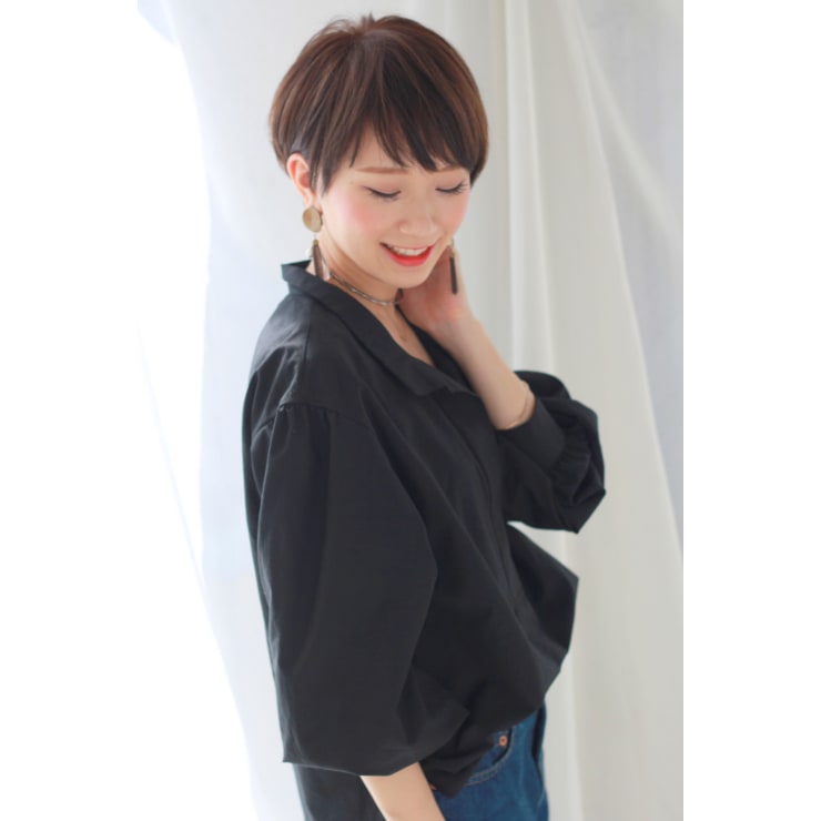 オン眉バング ジェンダーレスモードショート Door Bell Hair Living ドアベルヘアーリビング のヘアスタイル 美容院 美容室を予約するなら楽天ビューティ