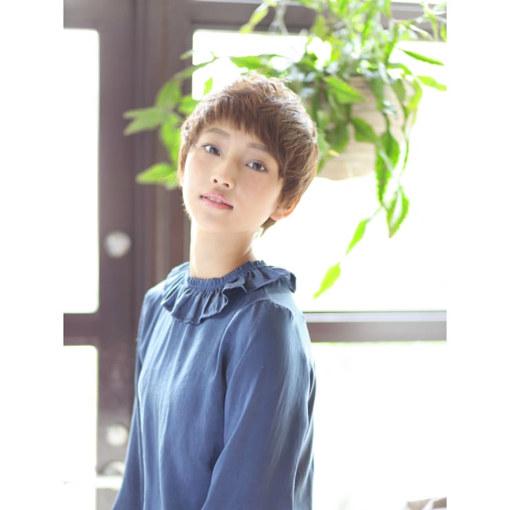 オン眉ベリーショート D Ici ディシィ のヘアスタイル 美容院 美容室を予約するなら楽天ビューティ