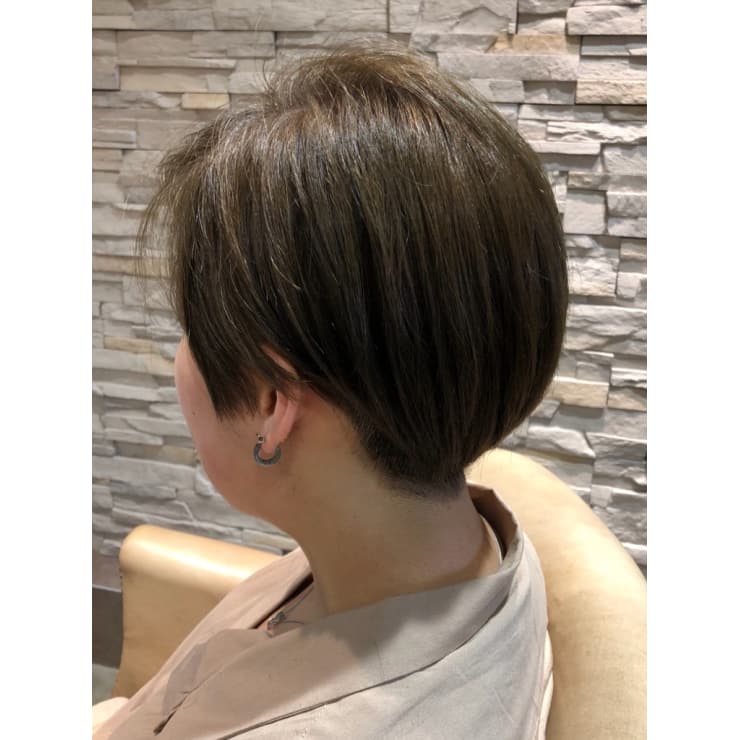 刈り上げも可愛い耳掛けショートボブ Hair Make Opsis オプシス のヘアスタイル 美容院 美容室を予約するなら楽天ビューティ