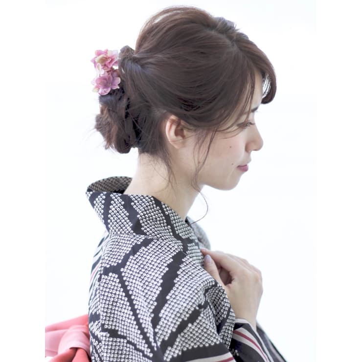 浴衣ヘアアレンジ 山崎愉美 浴衣 大人可愛いヘアアレンジ Albero アルベロ のヘアスタイル 美容院 美容室を予約するなら楽天ビューティ