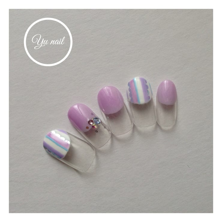 丸フレンチ ストライプスカラップ柄ネイル Yu Nail ユーネイル のネイルデザイン ネイル まつげサロンを予約するなら楽天ビューティ