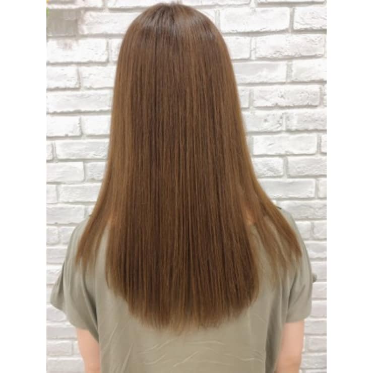 サラツヤストレート 明るめベージュブラウン Quatro クアトロ 青葉台店 クアトロ のヘアスタイル 美容院 美容室を予約するなら楽天ビューティ