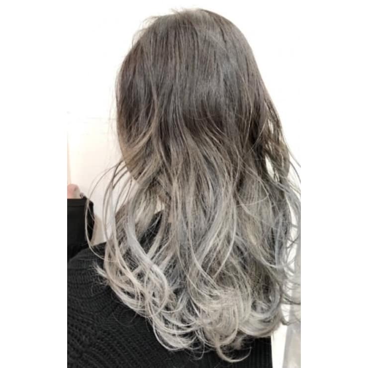 ホワイトグレー グラデーション Another Sky アナザースカイ のヘアスタイル 美容院 美容室を予約するなら楽天ビューティ