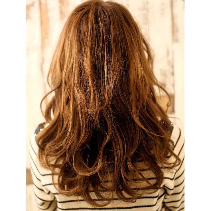 前上がりのセミロングレイヤー Hair Make Flencia ヘアメイクフレンシア のヘアスタイル 美容院 美容室を予約するなら楽天ビューティ