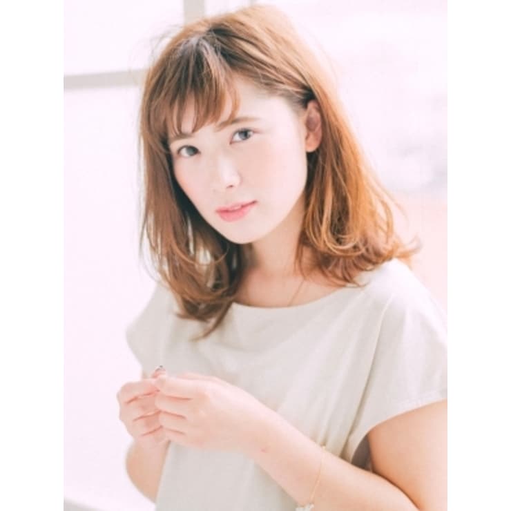 落ち着いた色味の髪も絶妙なトーンのハイライトを入れることで立体感を演出 お仕事柄明るくできない方も Gran Blue 金沢店 グランブルーカナザワテン のこだわり特集 美容院 美容室を予約するなら楽天ビューティ