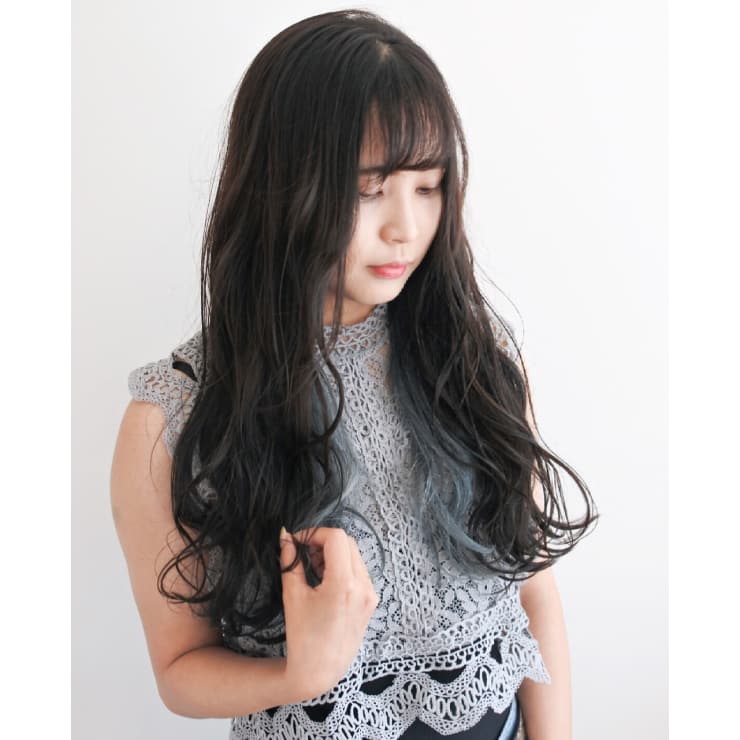 シルバーグレーインナーカラーロング Block Hairmake ブロックヘアメイク のヘアスタイル 美容院 美容室を予約するなら楽天ビューティ