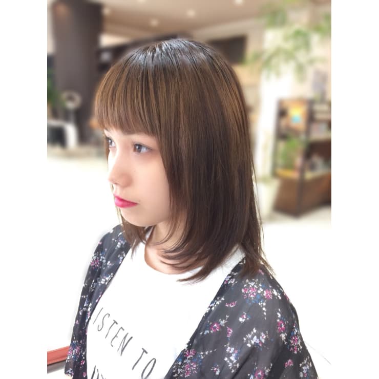 サラサラナチュラルストレート 顔まわりにレイヤー Hair Verde ヘアー ヴェルデ のヘアスタイル 美容院 美容室を予約するなら楽天ビューティ