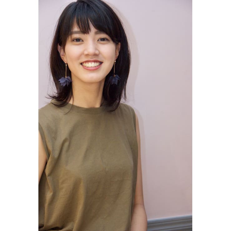 小顔 バング ナチュラルひし形ミディアムヘア Beautrium 梅田 ビュートリアム のヘアスタイル 美容院 美容室を予約するなら楽天ビューティ