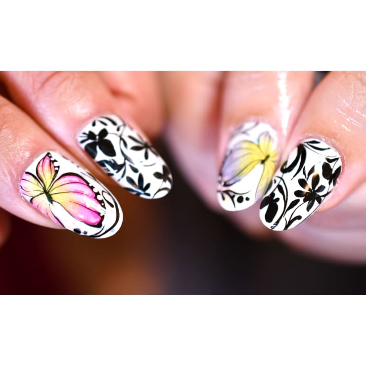 バタフライネイル Cadenas カデナ のネイルデザイン ネイル まつげサロンを予約するなら楽天ビューティ