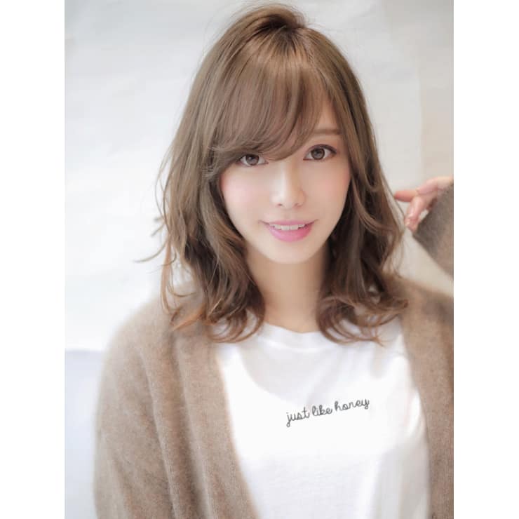 から40代大人かわいい女性にフェザーロングヴェールウェブ Felice フェリーチェ のヘアスタイル 美容院 美容室を予約するなら楽天ビューティ