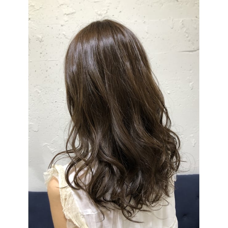 王道セミロングウェーブ Seven セブン のヘアスタイル 美容院 美容室を予約するなら楽天ビューティ