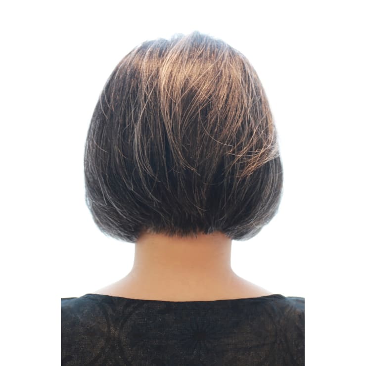 ミセスのグレイヘアーのボブスタイル Beautrium Peninsula ビュートリアム ペニンシュラ のヘアスタイル 美容院 美容室を予約するなら楽天ビューティ