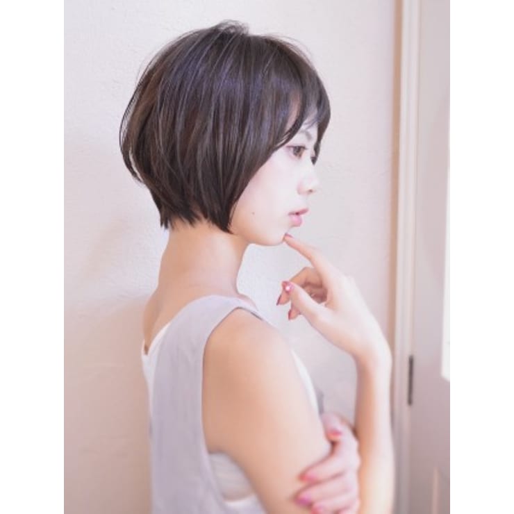 前下がりナチュラルショートボブ Natsuya ナツヤ のヘアスタイル 美容院 美容室を予約するなら楽天ビューティ