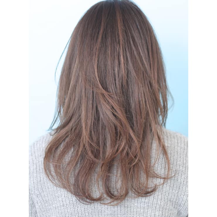 大人の軽やかなレイヤーセミロング Beautrium Ginza ビュートリアム のヘアスタイル 美容院 美容室を予約するなら楽天ビューティ