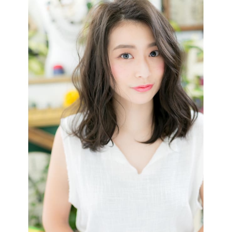 かきあげ前髪 耳かけも くせ毛風黒髪ゆるふわくびれミディ Cover Hair Spa Bliss 浦和西口店 カバーヘア アンド スパブリス ウラワニシグチテン のヘアスタイル 美容院 美容室を予約するなら楽天ビューティ