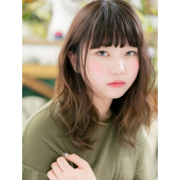 くせ毛風揺れるモテミディ 重め前髪 Cover Hair Bliss 川口東口駅前店 カバーヘアブリス カワグチヒガシグチエキマエテン のヘアスタイル 美容院 美容室を予約するなら楽天ビューティ