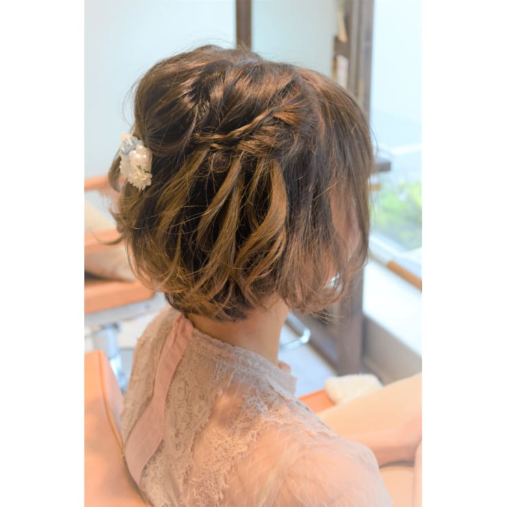 結婚式 二次会 ウォーターフォール編み込み Gold Woodpecker ゴールドウッドペッカー のヘアスタイル 美容院 美容室を予約するなら楽天ビューティ