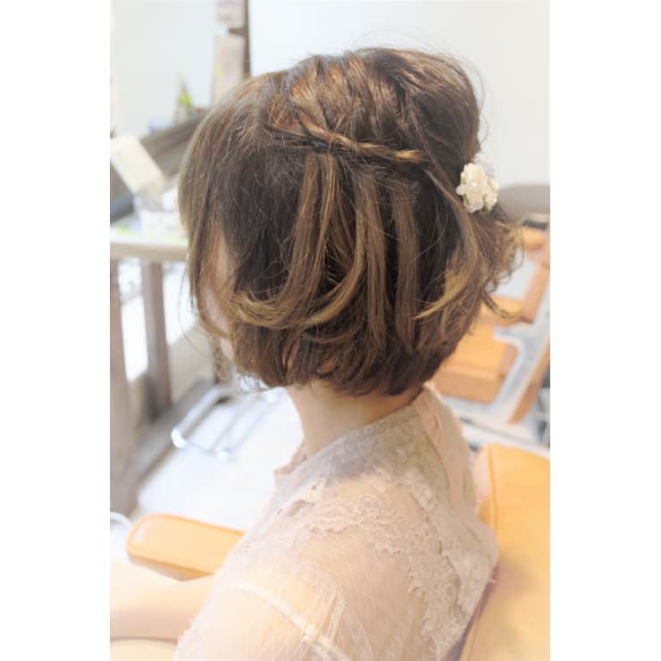 結婚式 二次会 ウォーターフォール編み込み Gold Woodpecker ゴールドウッドペッカー のヘアスタイル 美容院 美容室 を予約するなら楽天ビューティ