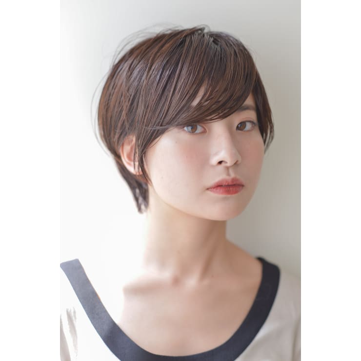 斜めバング つやショートボブ Atelier Ittowa アトリエイトワ のヘアスタイル 美容院 美容室を予約するなら楽天ビューティ