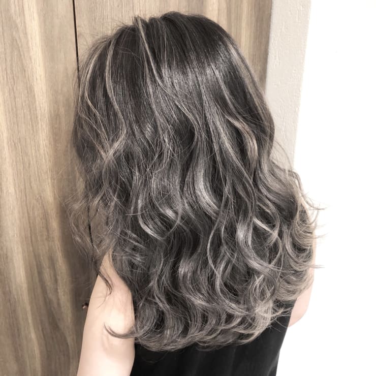 外国人風3dハイライトカラー 担当 藤原孝之 Ciel Namba シエルナンバプラス のヘアスタイル 美容院 美容室を予約するなら楽天ビューティ