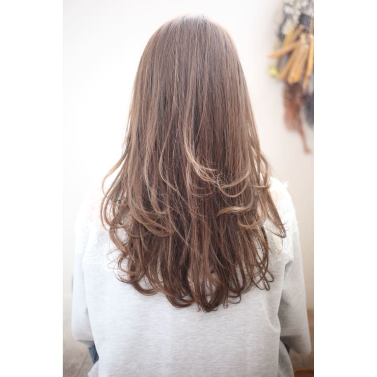 デジタルパーマ お姉ちゃんにデジタルパーマとカット👩‍🦱✂️ 縦落ちのパーマをかける