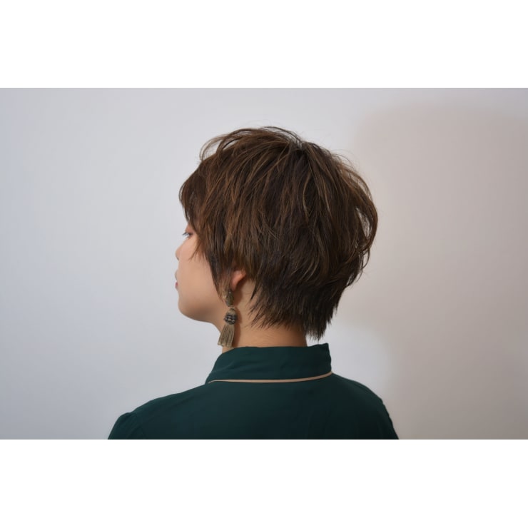 色っぽ可愛い 大人可愛いシースルーバングのショートスタイル Liraica 髪質改善 トリートメント インナーカラー 縮毛矯正 旧 Lille リライカ のヘアスタイル 美容院 美容室を予約するなら楽天ビューティ