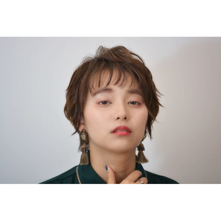 色っぽ可愛い 大人可愛いシースルーバングのショートスタイル Liraica 髪質改善 トリートメント インナーカラー 縮毛矯正 旧 Lille リライカ のヘアスタイル 美容院 美容室を予約するなら楽天ビューティ