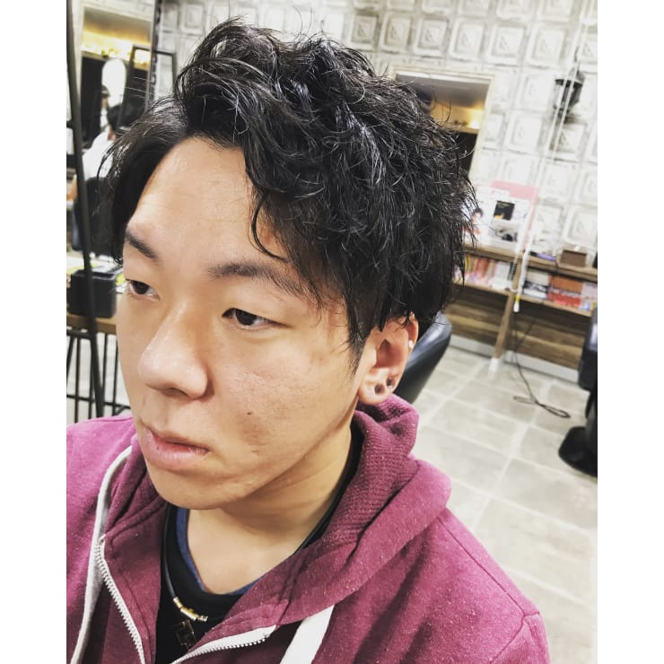 スパイラルmixパーマ メンズ専門サロン Jade With Akros ジェイド ウィズ アクロス のヘアスタイル 美容院 美容室を予約するなら楽天ビューティ