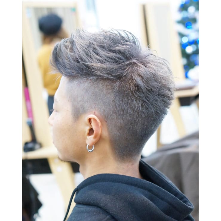 シルバーアッシュ Full Bloom フルブルーム のヘアスタイル 美容院 美容室を予約するなら楽天ビューティ