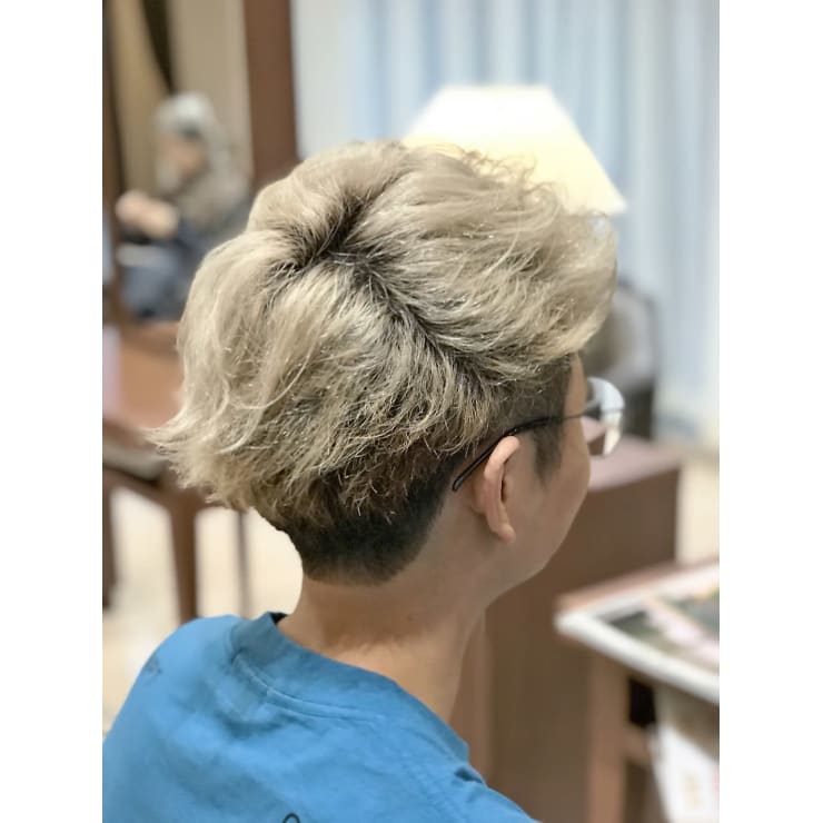 マッシュアレンジ外国人風ホワイトモヒカン Reginavita 栄店 レジナヴィータ サカエテン のヘアスタイル 美容院 美容室を予約するなら楽天ビューティ