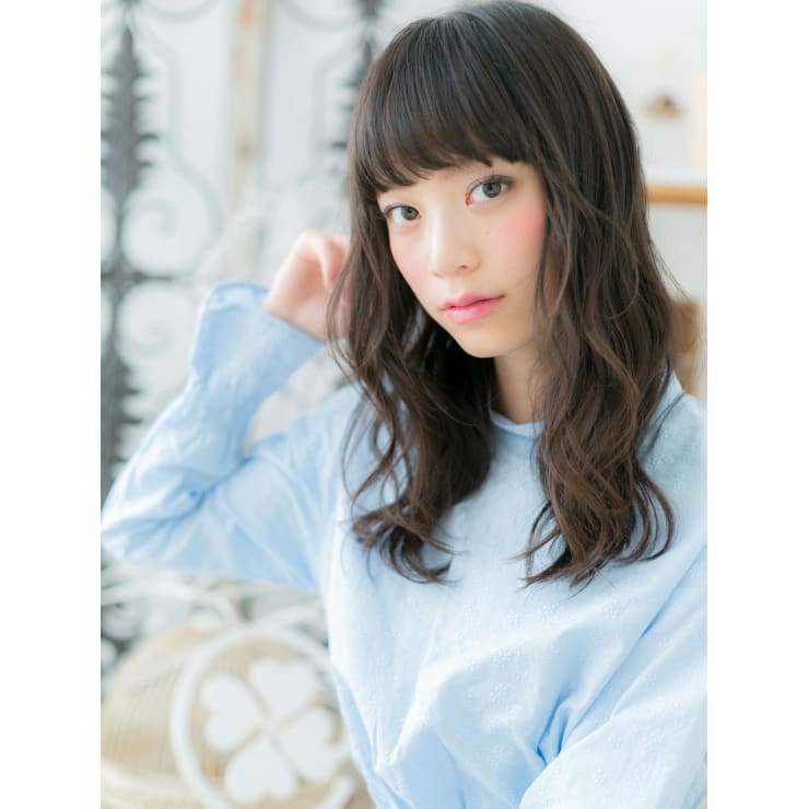 黒髪揺らめく くせ毛風やわらかロング ニュアンスカール Mod S Hair 越谷 モッズヘア 越谷西口店 モッズヘア コシガヤニシグチテン のヘアスタイル 美容院 美容室を予約するなら楽天ビューティ