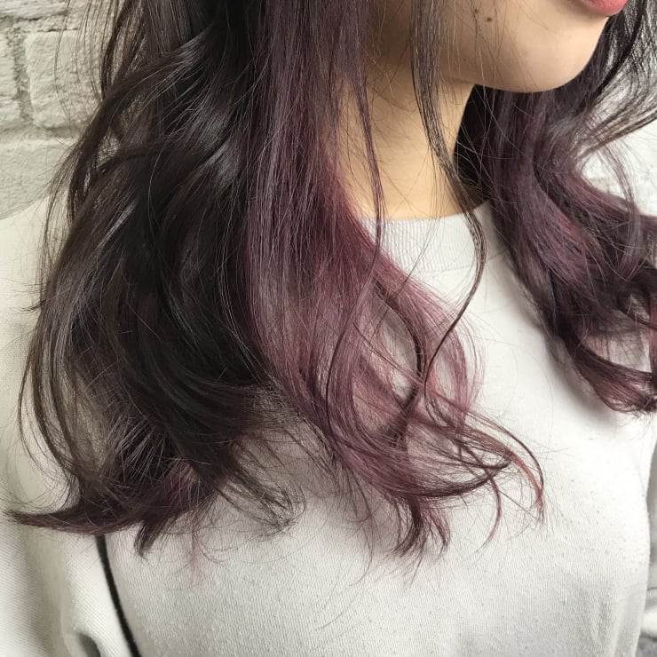 ピンクパープルインナーカラー 池袋 Haruka Prize Iris 池袋東口店 プライズアイリス イケブクロヒガシグチテン のヘアスタイル 美容院 美容室を予約するなら楽天ビューティ