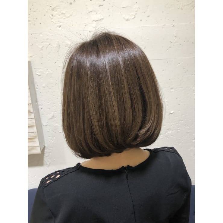 エレガント前下がりボブ | SEVEN(セブン)のヘアスタイル | 美容院