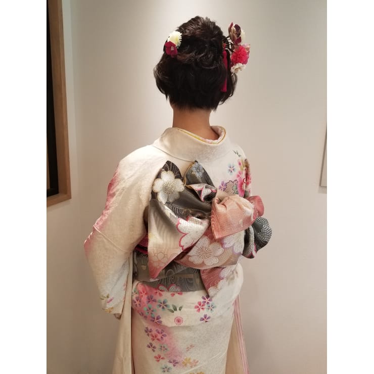 祝 成人式 Zina ジーナ のヘアスタイル 美容院 美容室を予約するなら楽天ビューティ 祝 成人式 Zina ジーナ のヘアスタイル 美容院 美容室を予約するなら楽天ビューティ