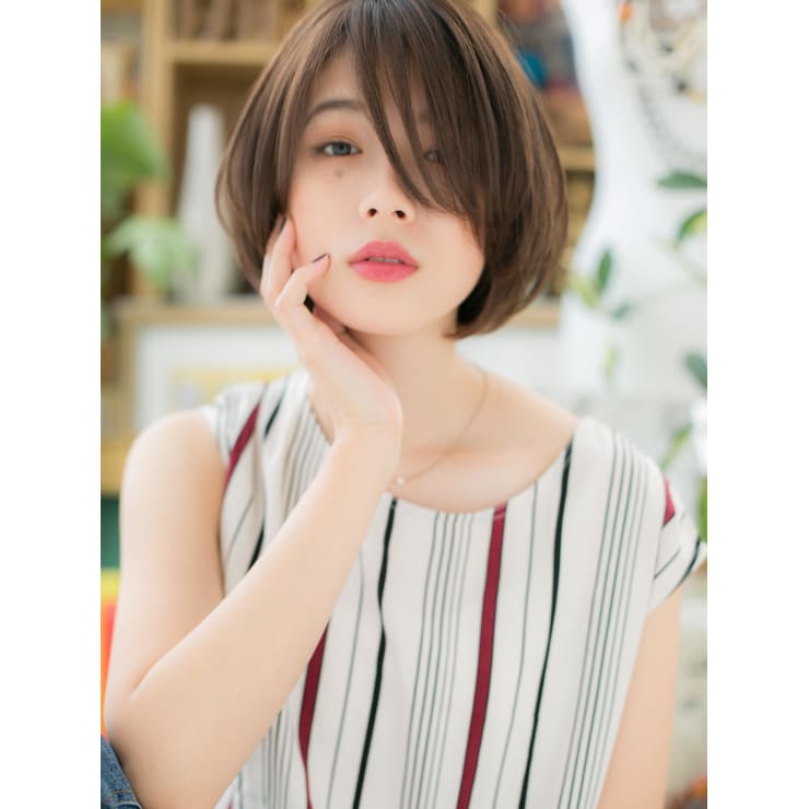 アシンメトリーで色っぽ大人ボブ ふんわりボブ Cover Hair Bliss 戸田公園西口店 髪質改善 縮毛矯正 ヘッドスパ カバーヘアブリス トダコウエンニシグチテン のヘアスタイル 美容院 美容室を予約するなら楽天ビューティ