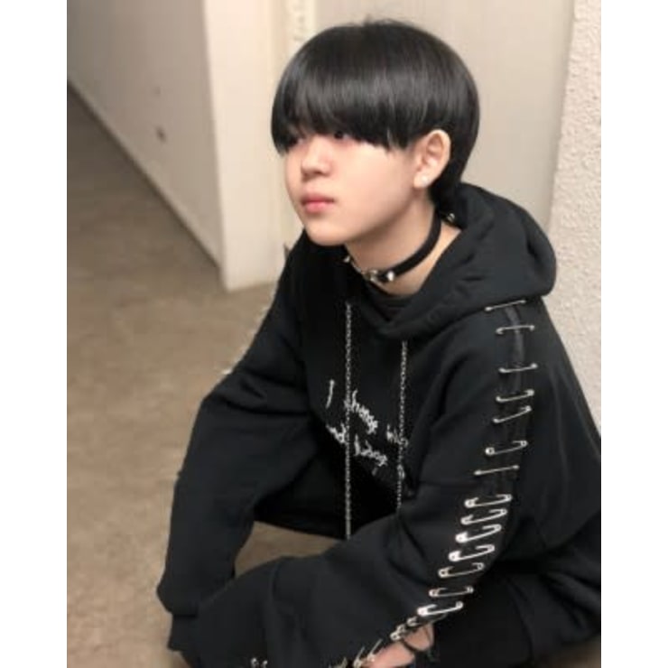 個性派刈り上げマッシュ ブルーブラック G Grow ジーグロウ のヘアスタイル 美容院 美容室を予約するなら楽天ビューティ