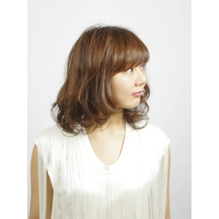 セミロングのふわふわパーマ Kenie ケニー のヘアスタイル 美容院 美容室を予約するなら楽天ビューティ