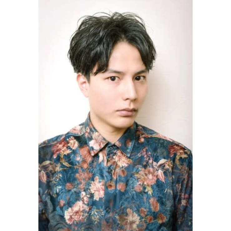 グランジツーブロック刈り上げセンターパートアップバング | neaf