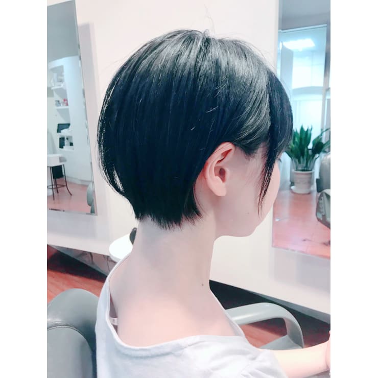 カジュアルショートボブ Feels フィールズ のヘアスタイル 美容院 美容室を予約するなら楽天ビューティ カジュアルショートボブ Feels フィールズ のヘアスタイル 美容院 美容室を予約するなら楽天ビューティ