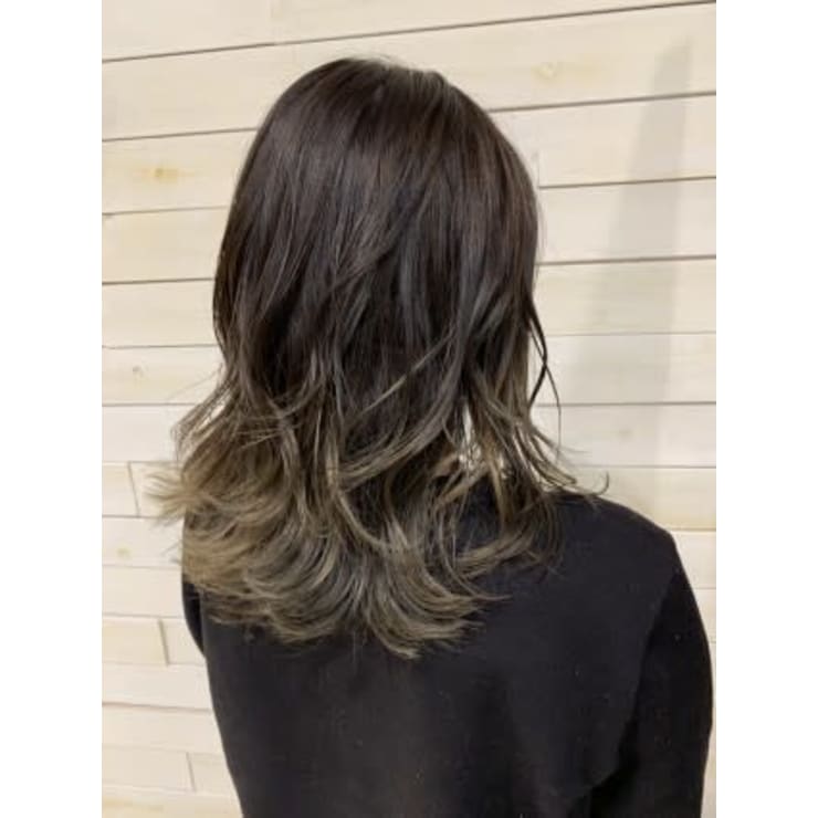 オリーブアッシュのグラデーション Luck 辻堂 ラックツジドウ のヘアスタイル 美容院 美容室を予約するなら楽天ビューティ