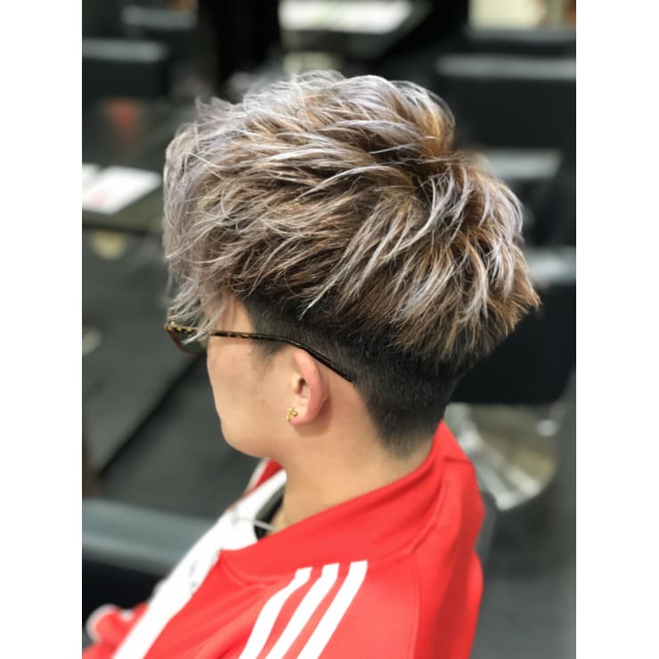 メンズシルバーグレー Grenade姫路駅前店 グレネイドヒメジエキマエテン のヘアスタイル 美容院 美容室を予約するなら楽天ビューティ