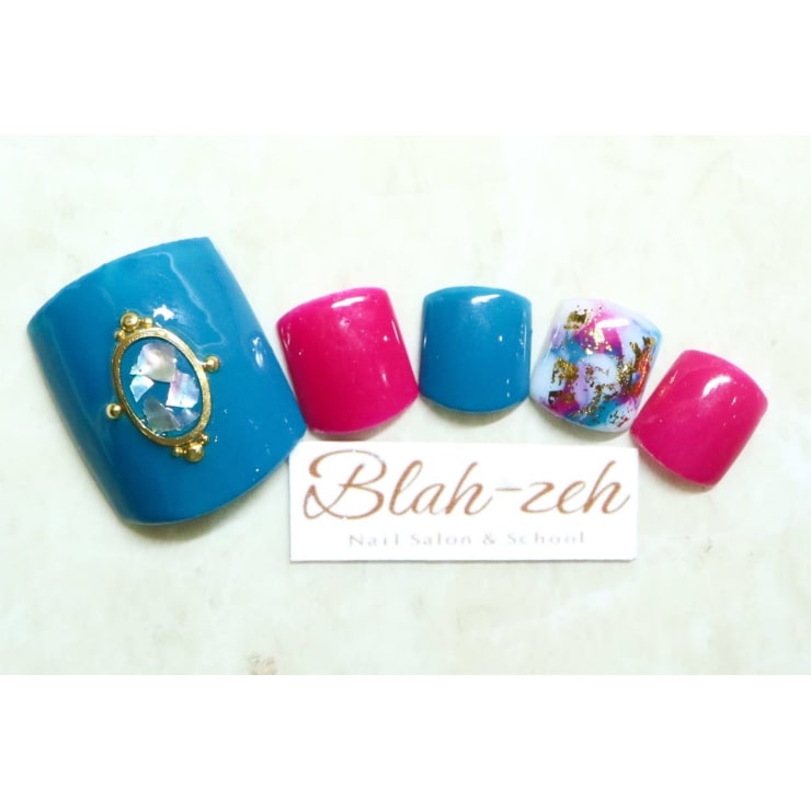 シェル ニュアンスフットネイル Blah Zeh ブラゼ のネイルデザイン ネイル まつげサロンを予約するなら楽天ビューティ