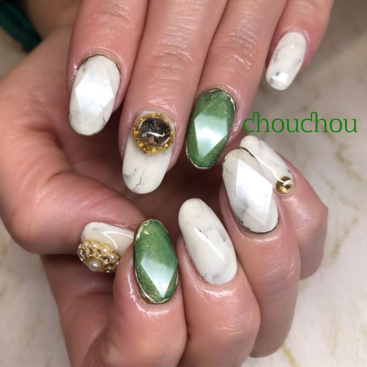 宝石ネイル Nail Salon Chou Chou ネイルサロンシュシュ のネイルデザイン ネイル まつげサロンを予約するなら楽天ビューティ