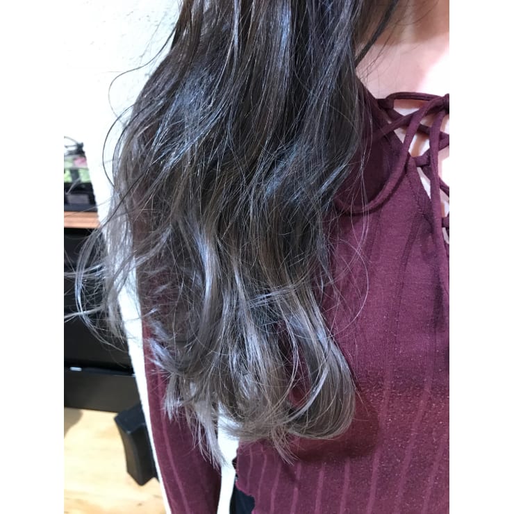 ハイグレーカラー Hair Salon Attirer アティリー のヘアスタイル 美容院 美容室を予約するなら楽天ビューティ
