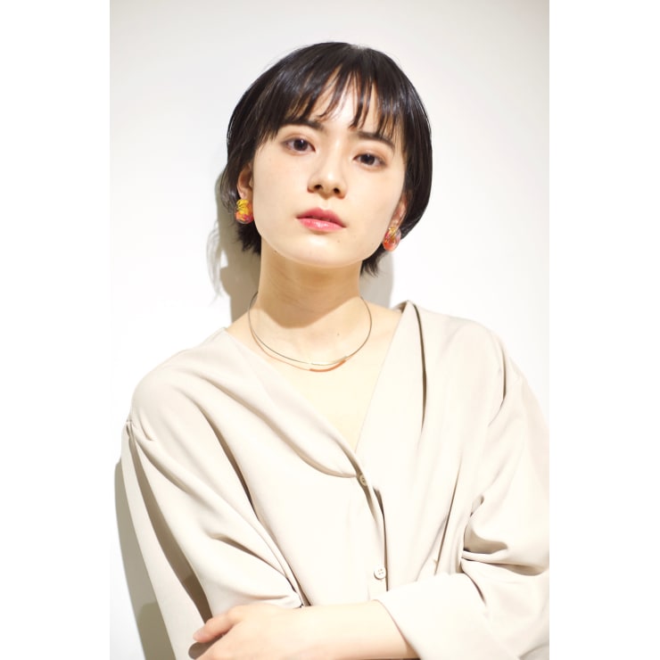 黒髪 耳かけショート Renjishi Aoyama レンジシ のヘアスタイル 美容院 美容室を予約するなら楽天ビューティ