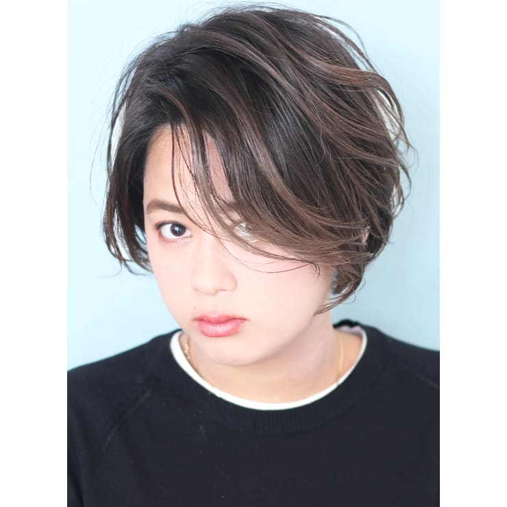 外国人風カラーの大人かきあげショートボブ Beautrium Ginza ビュートリアム のヘアスタイル 美容院 美容室を予約するなら楽天ビューティ
