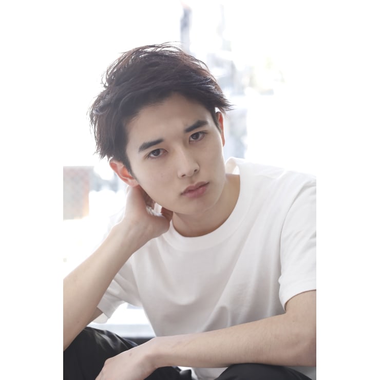 大人のアップバングマッシュショート | AUQWA(アウクワ)のヘアスタイル