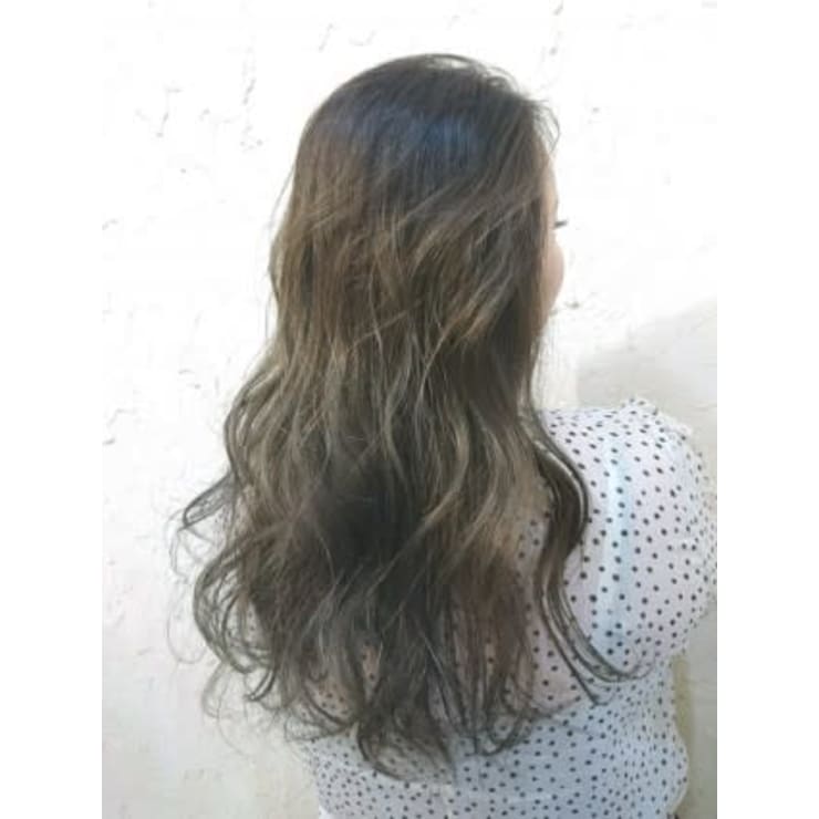 Flor 戸塚 カーキグレージュ グラデーション Flor 戸塚 フロール トツカ のヘアスタイル 美容院 美容室を予約するなら楽天ビューティ
