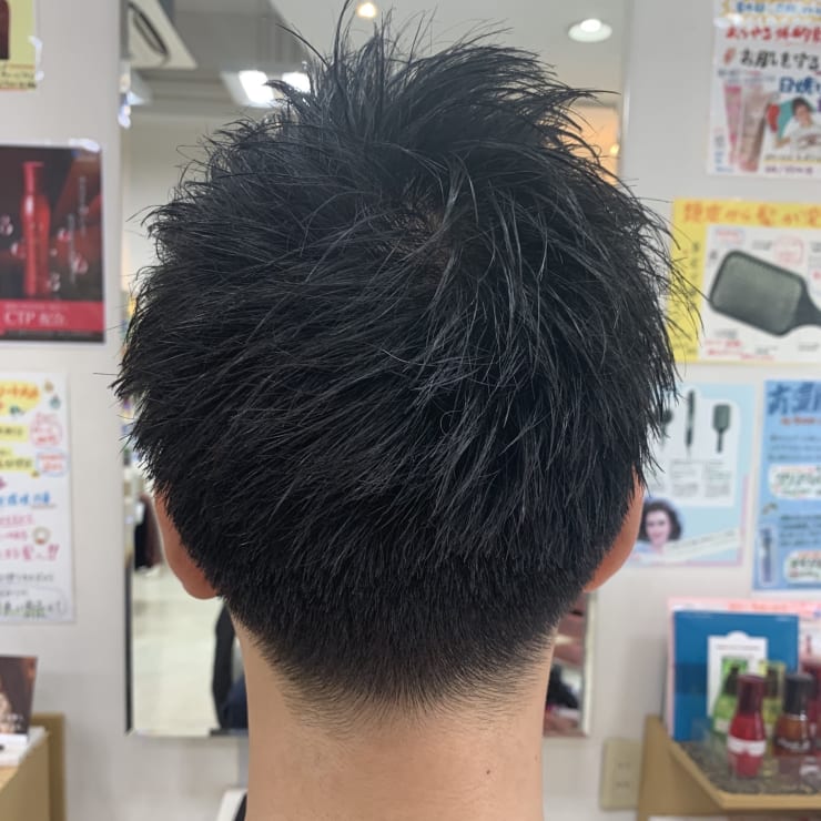 アップバングと束感のある毛流れで爽やか系男子の元気ヘア Hair Make Samsara 宮脇店 サンサーラ のヘアスタイル 美容院 美容室を予約するなら楽天ビューティ