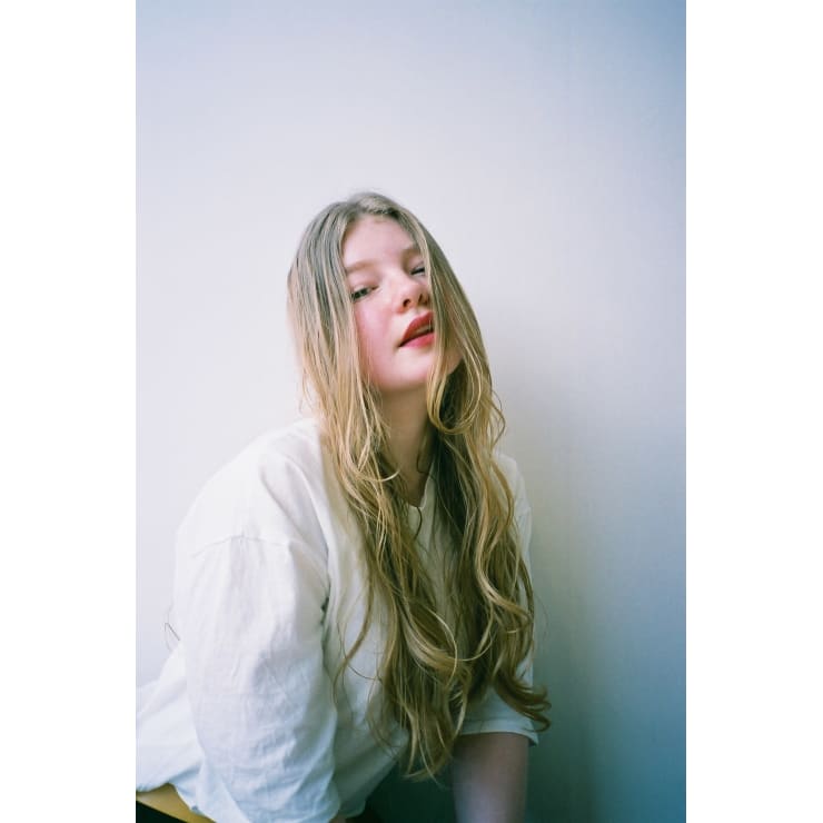 Colk By Mag ゆるつやロング Colk By Mag コルクバイマグ のヘアスタイル 美容院 美容室を予約するなら楽天ビューティ